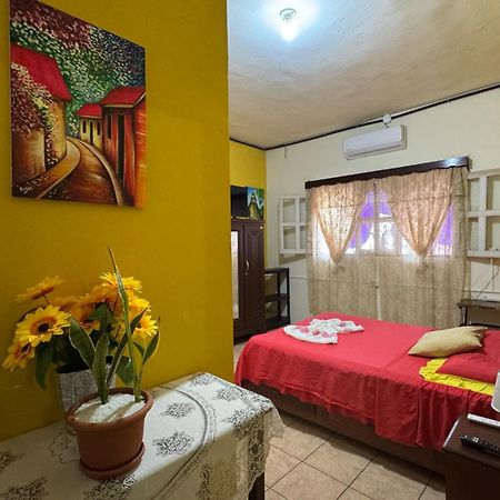 Casa Maya Itza Флорес Экстерьер фото