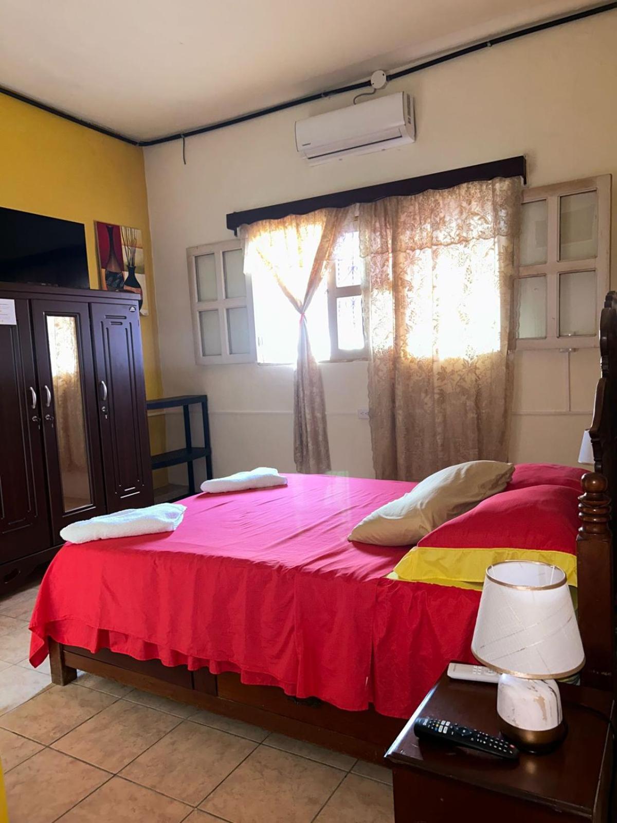 Casa Maya Itza Флорес Экстерьер фото