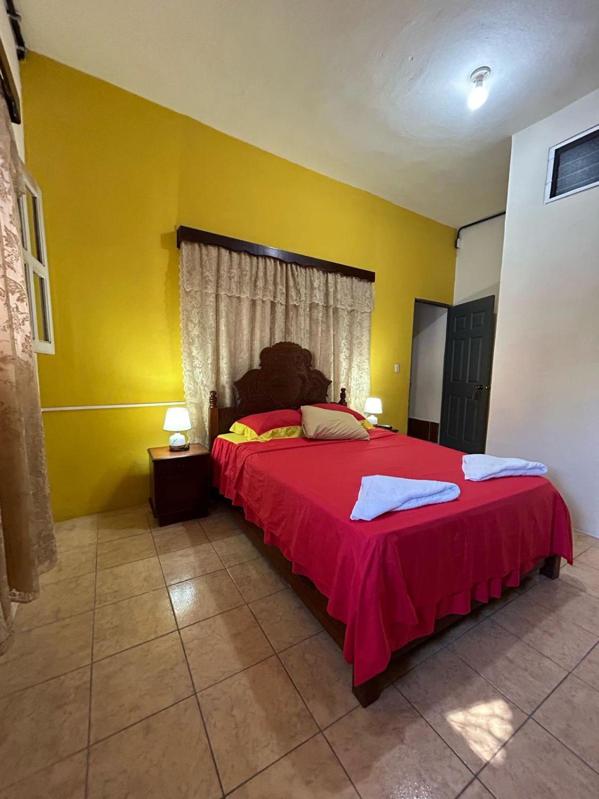 Casa Maya Itza Флорес Экстерьер фото