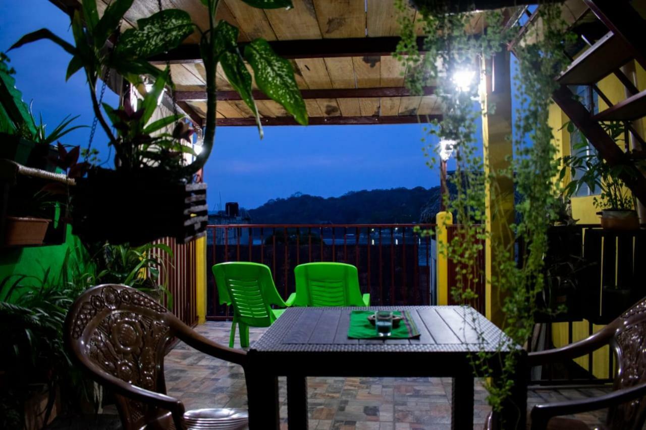 Casa Maya Itza Флорес Экстерьер фото